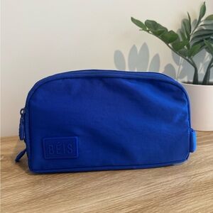 BEIS “The Toiletry Bag”